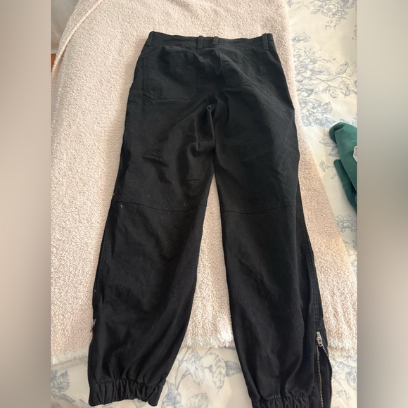 Banana Republic Black Cargo Pants - Picture 2 of 5